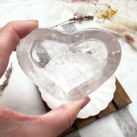 Small Clear Quartz Heart Bowl/Dish - Picture 2 of 9